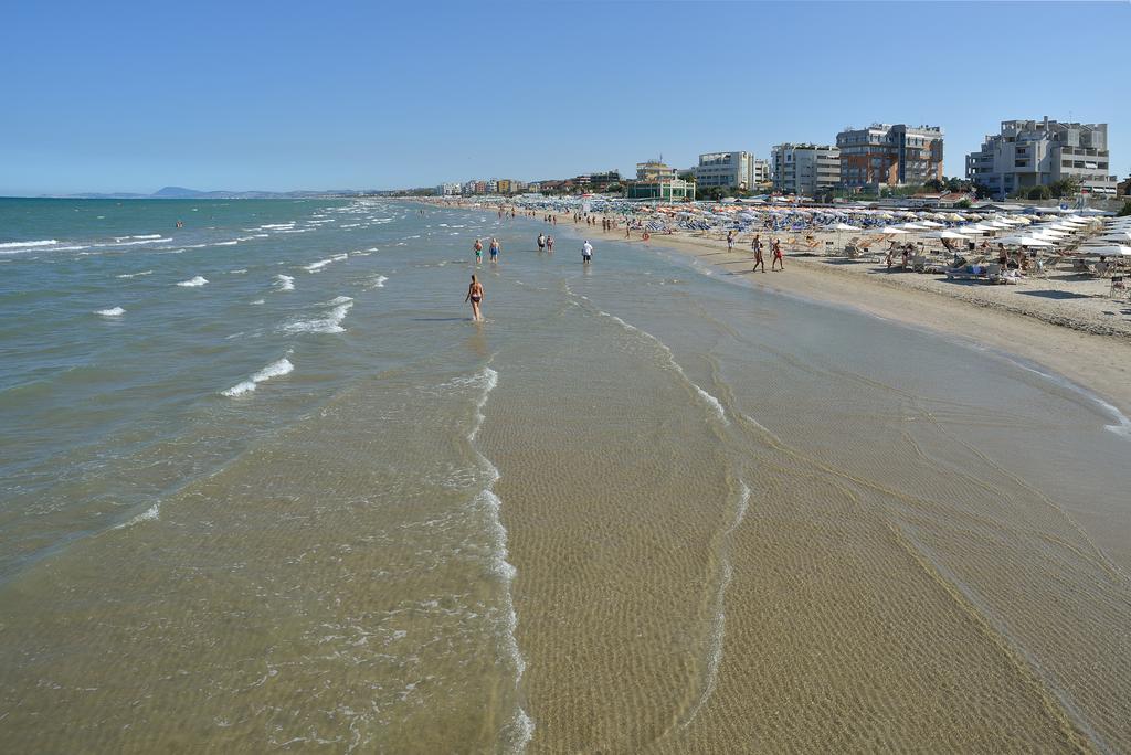 Hotel Bel Sit Senigallia Ngoại thất bức ảnh
